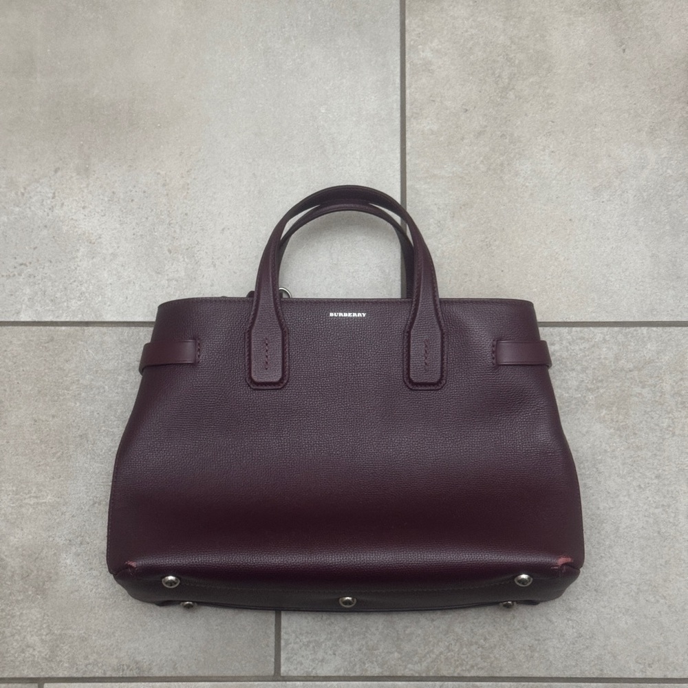 Burberry House Check Derby Leather Medium Banner Tote